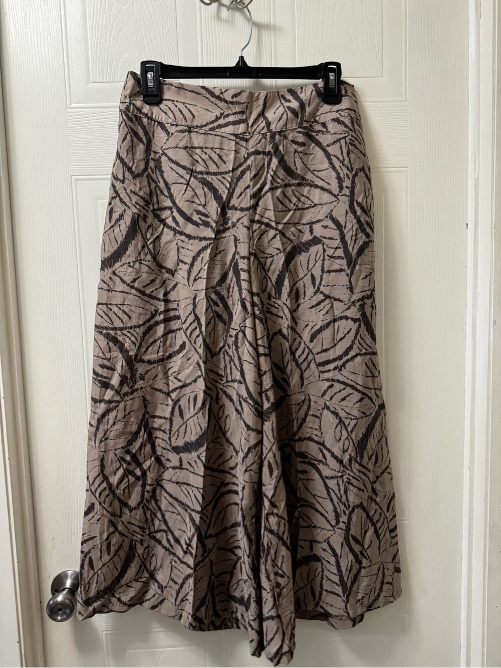 O'Neill Taupe and Dark Brown Leaf-Print A-Line Skirt